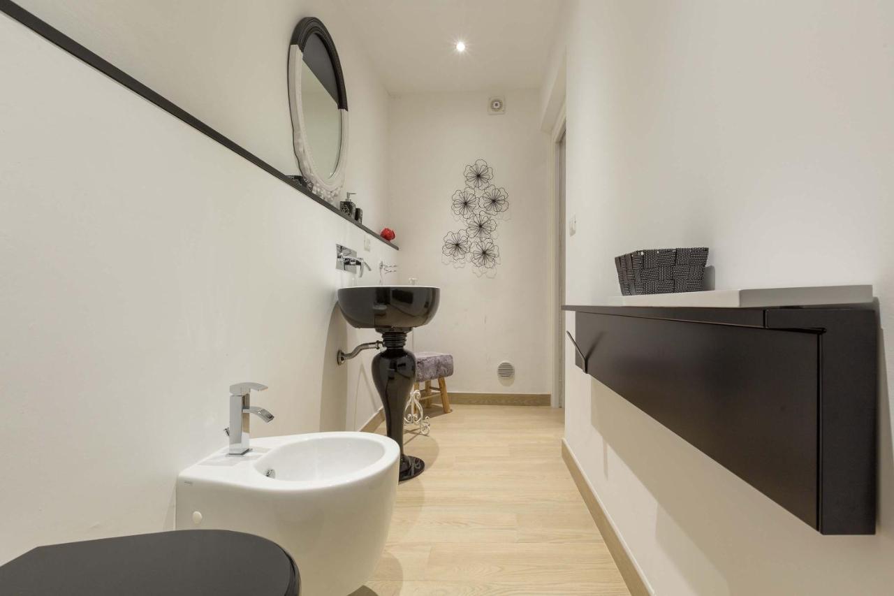 Porta Del Duomo Luxury By Barbarhouse Apartment Lecce Exterior photo