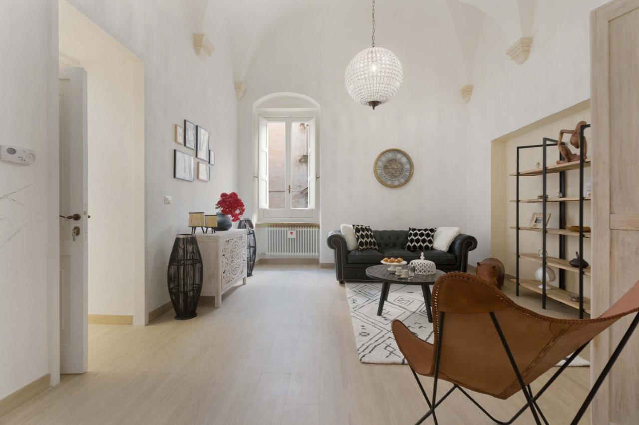Porta Del Duomo Luxury By Barbarhouse Apartment Lecce Exterior photo